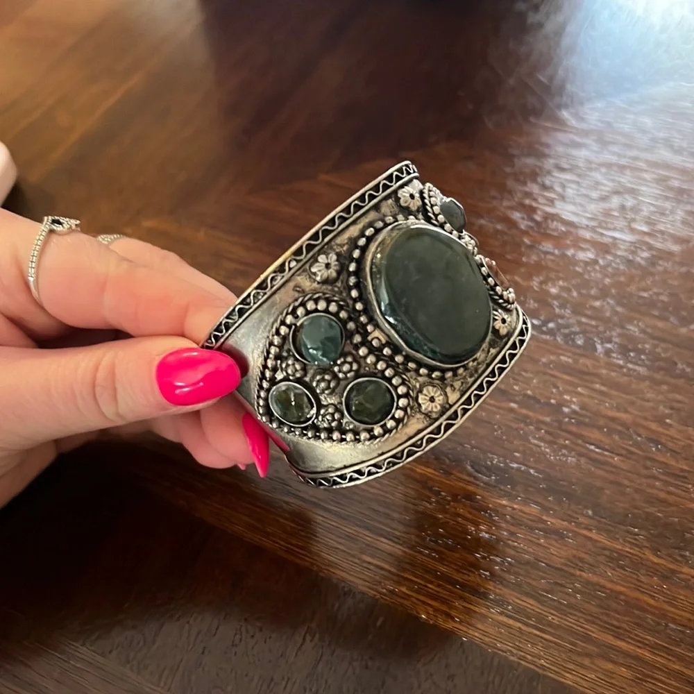 Bangle bracelet - Picture 1 of 4